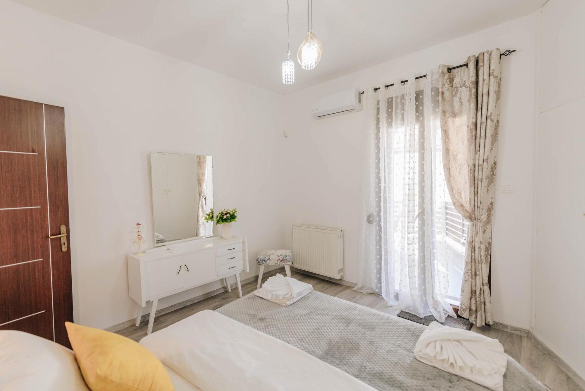 Sunrise Guesthouse Agria Exterior foto